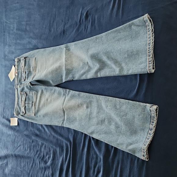 IMPERIAL COURT CANADA RELAXEDWASHED JEAN. SIZE 9/10 - Picture 5 of 8